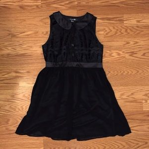 Forever 21 sleeveless dressy baby doll dress. All black, size small